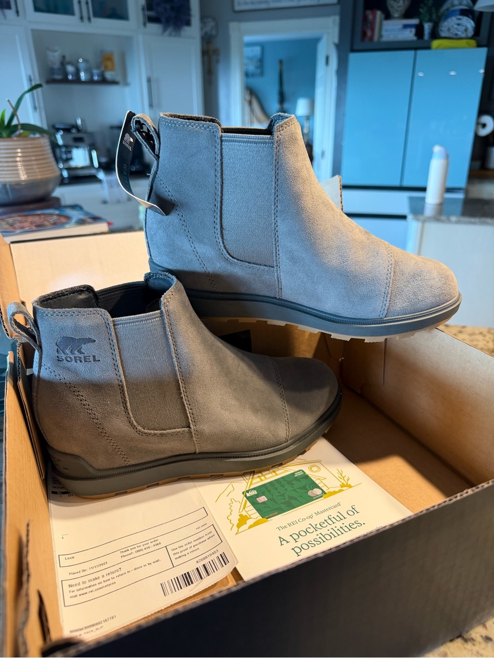 Sorel Gray Suede Chelsea Slip-On Boots Evie II size 7 - Picture 2 of 5